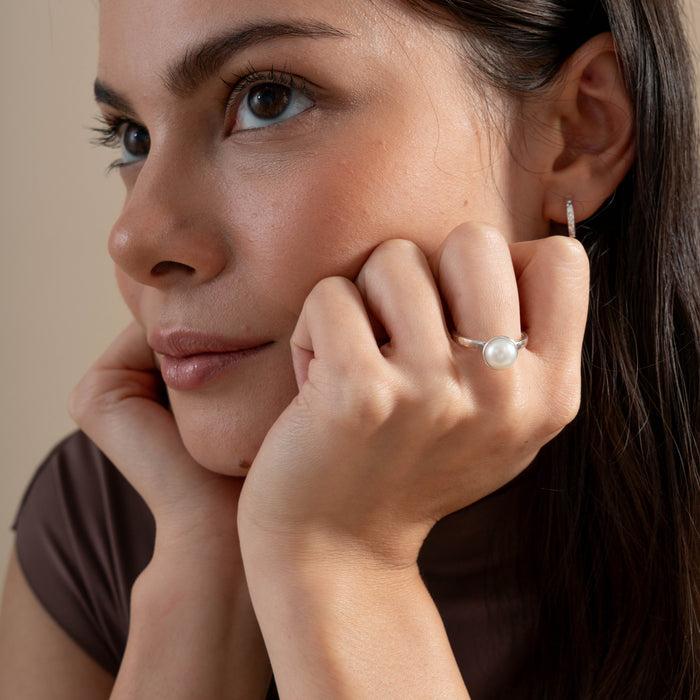 Dower & Hall 8mm White Pearl Hammered Twinkle Ring