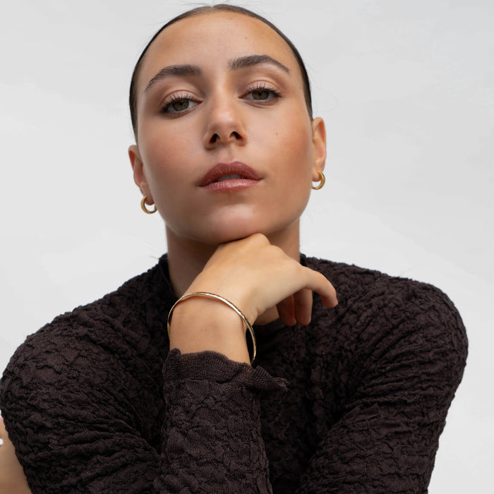 Dower & Hall 9k Gold 4mm Hammered Nomad Bangle