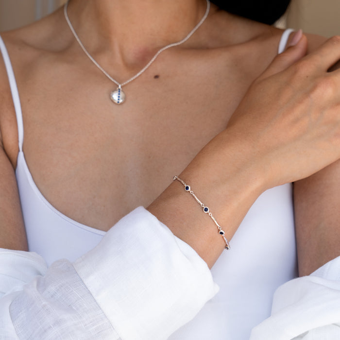 Dower & Hall Blue Sapphire Dewdrops Link Bracelet