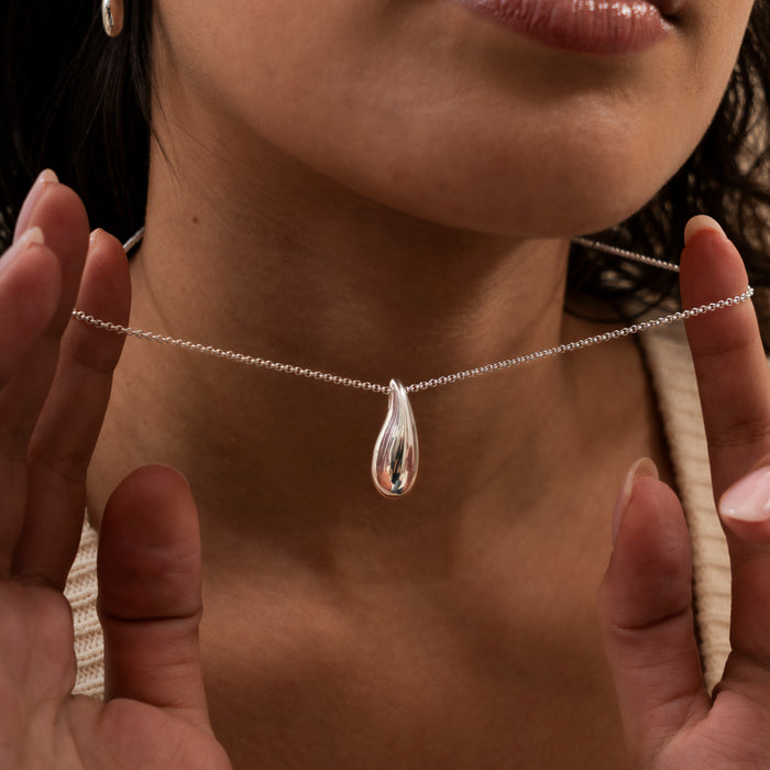 Dower & Hall Large Pebble Droplet Pendant