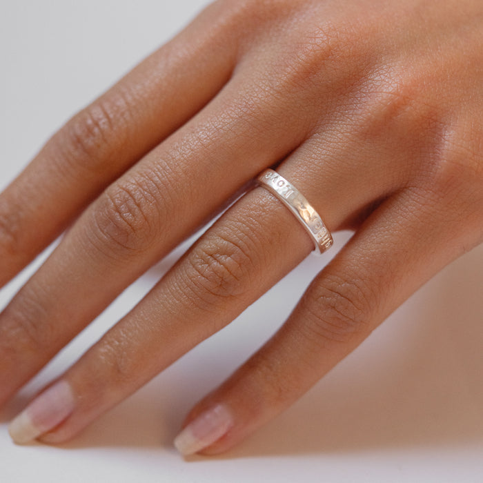 Dower & Hall Life Twinkle Ring