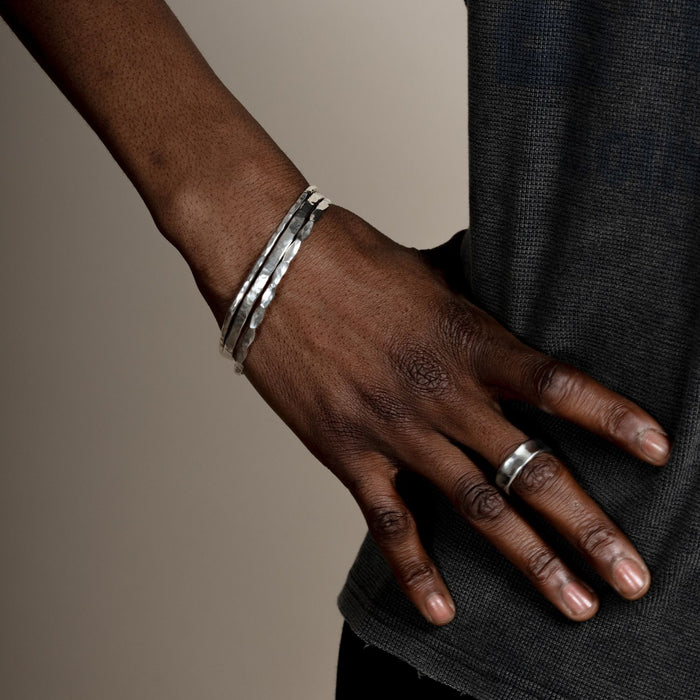 Dower & Hall Men's 4mm Hammered Nomad Bangle