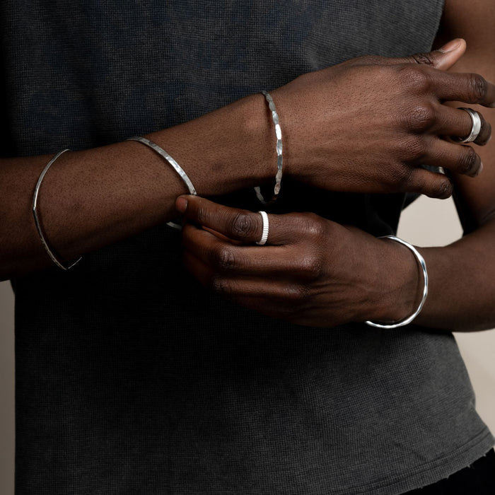 Dower & Hall Men's 4mm Hammered Nomad Bangle