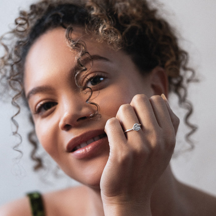 Dower & Hall Rose & Thorn Twinkle Ring