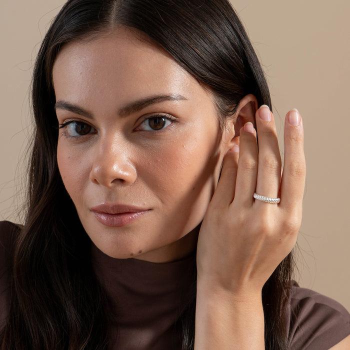 Dower & Hall Twist Twinkle Ring