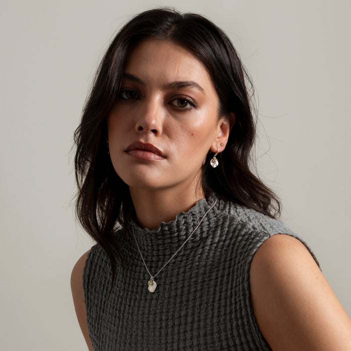 Dower & Hall Hammered Disc & Peridot Array Drop Earrings