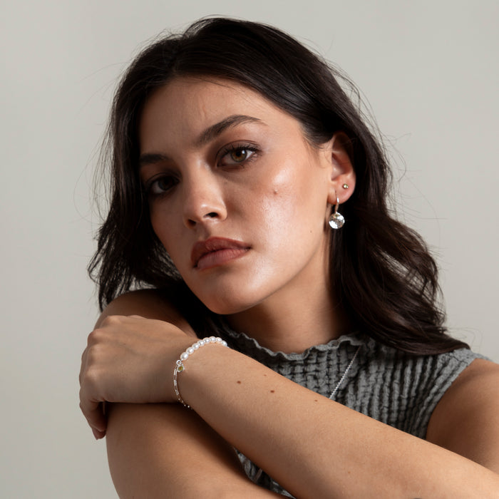 Dower & Hall Luna White Pearl Chain And Peridot Drop Bracelet