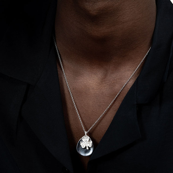 Dower & Hall Men's Engravable Large Pebble & Clover Pendant