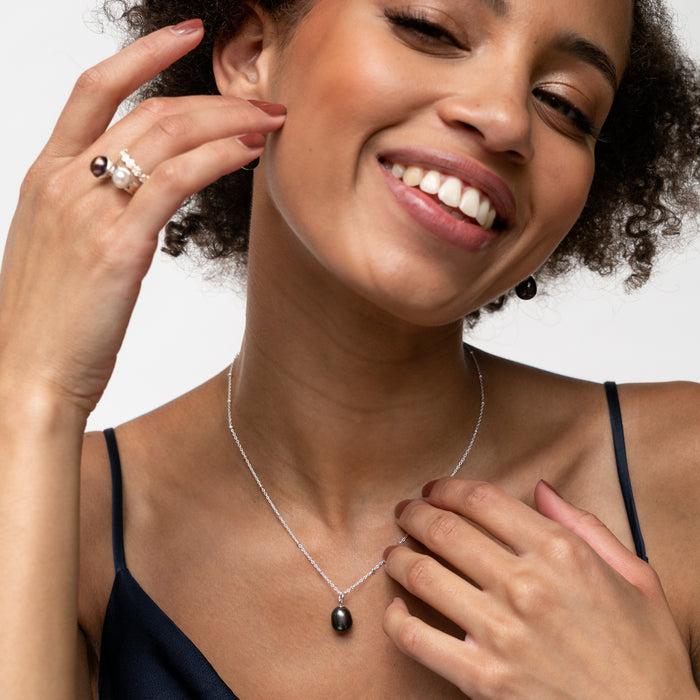 Dower & Hall Timeless Adjustable 10mm Oval Peacock Freshwater Pearl Pendant