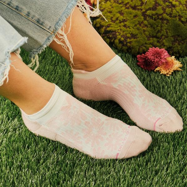 Dr. Motion Big Pointelle Floral | Ankle Compression Socks For Women
