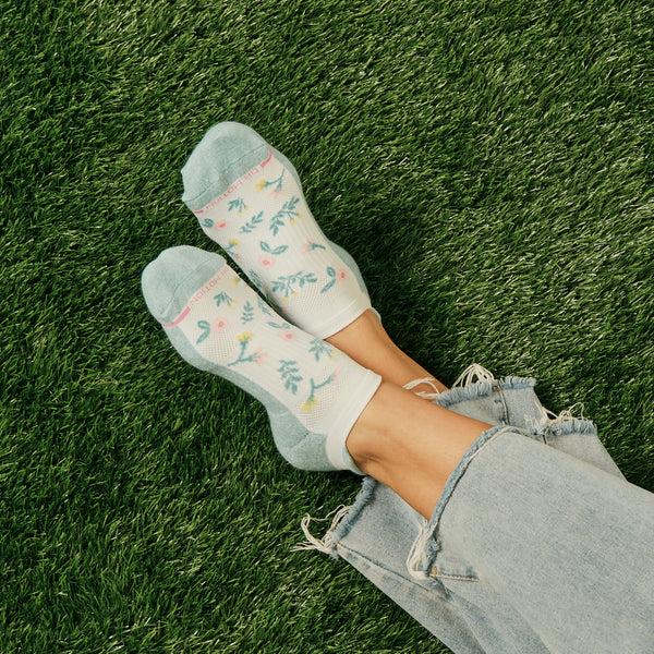 Dr. Motion Floral | Ankle Compression Socks For Women