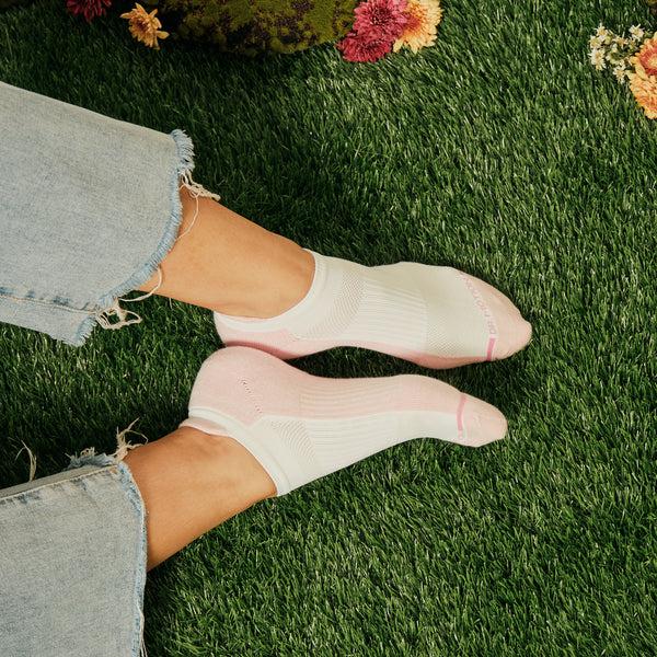 Dr. Motion Floral Dots | Ankle Compression Socks For Women