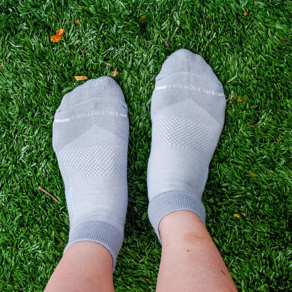 Dr. Motion Pop Texture | Performance Quarter Compression Socks For Women