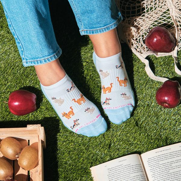 Dr. Motion Relaxed Cats | Ankle Compression Socks For Women