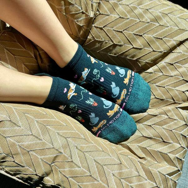 Dr. Motion Stay Home Cats | Ankle Compression Socks For Women