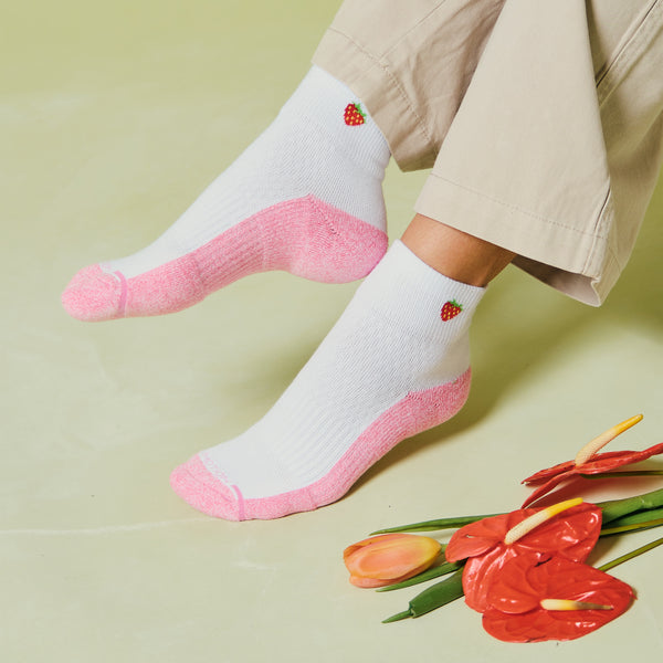 Dr. Motion Strawberry | Quarter Compression Socks For Women