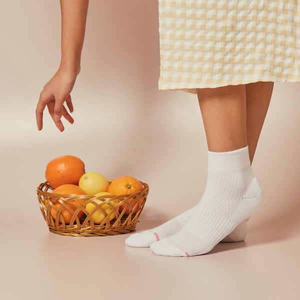 Dr. Motion Strawberry | Quarter Compression Socks For Women