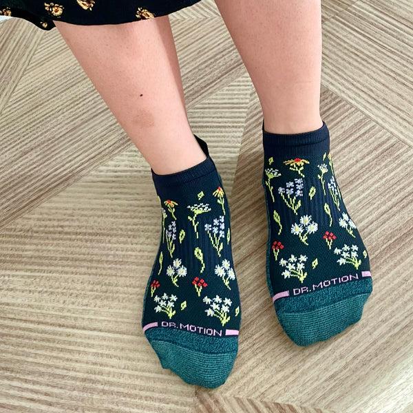 Dr. Motion Wildflowers | Ankle Compression Socks For Women