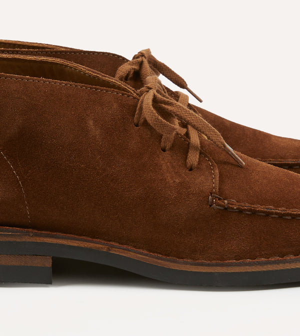 Drake's Crosby Moc-Toe Chukka Boot Light Brown Roughout Suede With Rubber Sole