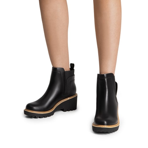 Dream Pairs Lug Outsole Pull-On Chelsea Boots