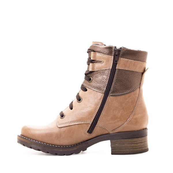 Dromedaris Kara Metallic Scrunched Leather Boot