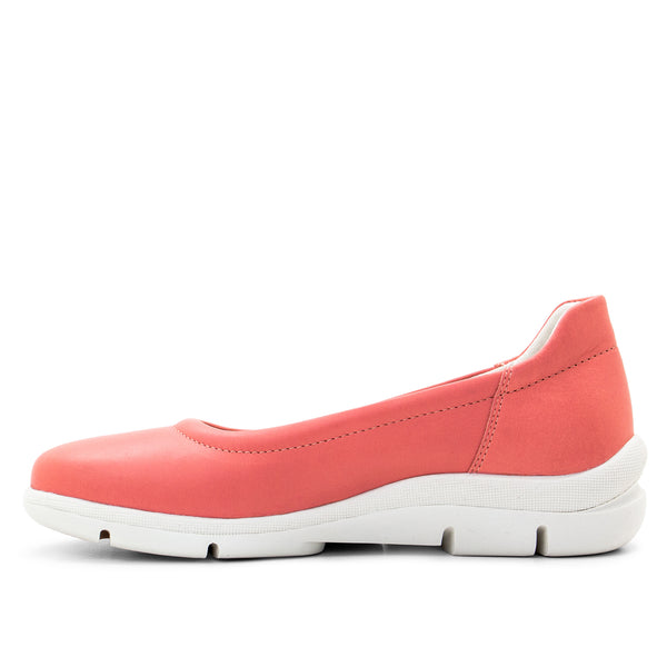 Dromedaris Vanessa Leather Slip-On Wedge