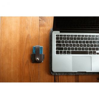 Duluth Pack SKU: L-104 Leather Snap Card Case