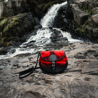 Duluth Pack SKU: B-111W_CLASSIC Deluxe Medium Classic Wool Shell Purse