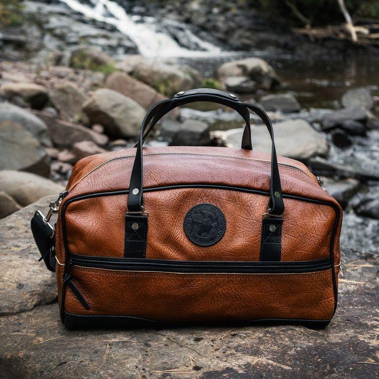 Duluth Pack SKU: LB-750 Bison Leather Weekender Duffel
