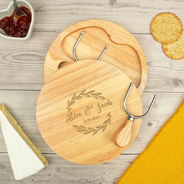 dust and things Personalised Wreath Couple's Cheese Board Set - Wedding Gift for Newlyweds