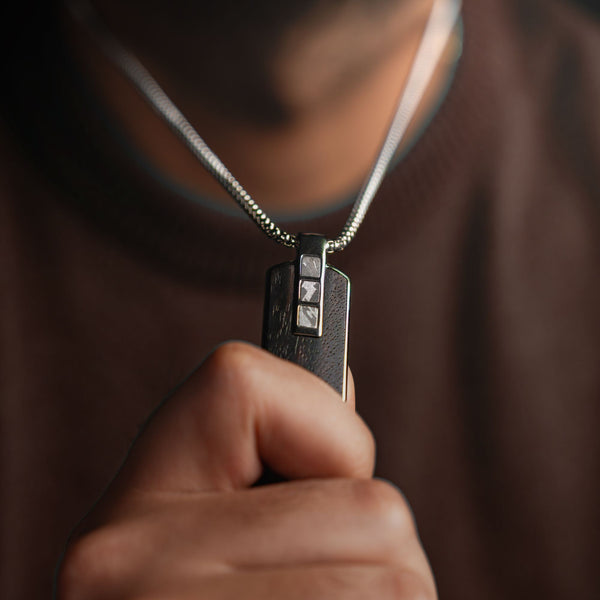 Duxot Accelero Dog Tag Dark Ebony Meteorite