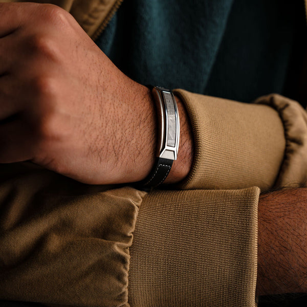 Duxot Vezeto Leather Bracelet Jet Black Meteorite