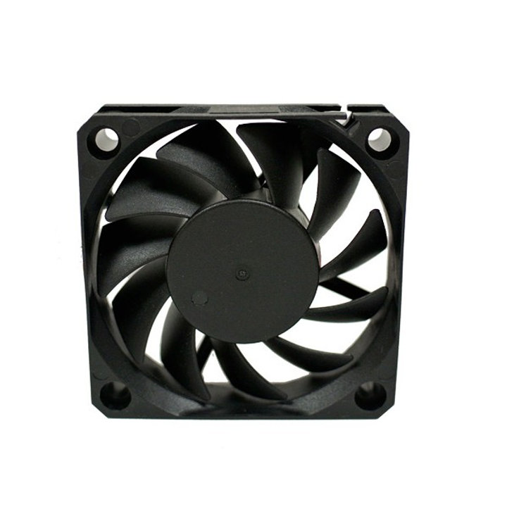 dynatron 70 x 70 x 15 mm DC Fan