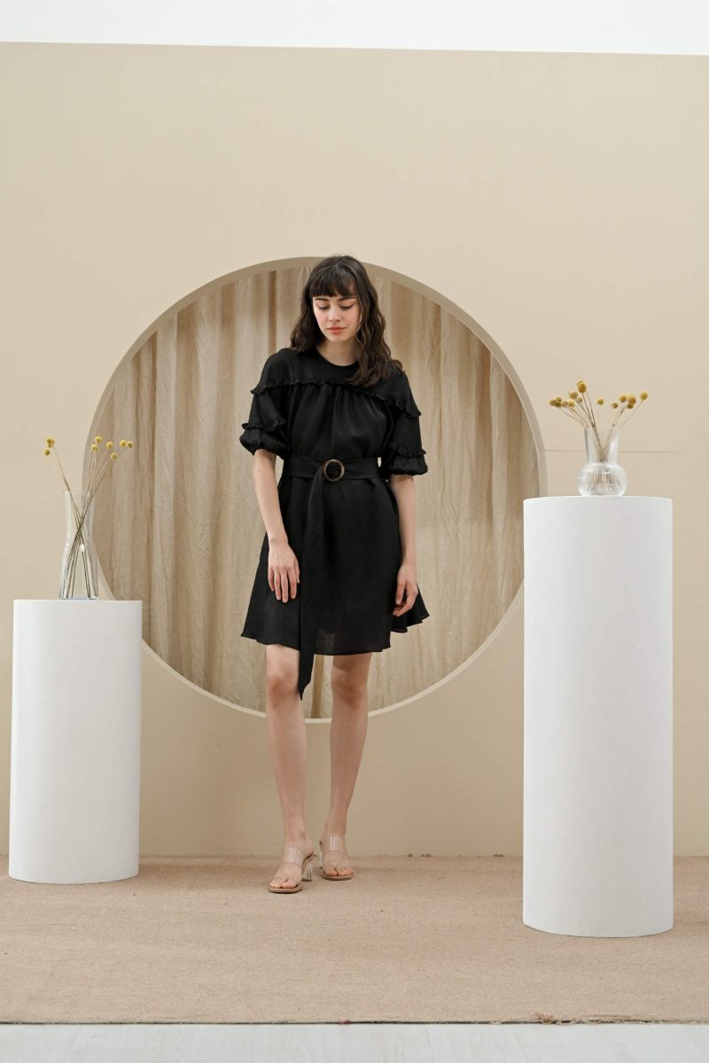 e vee Sno Flared Midi Dress With Belt in Black