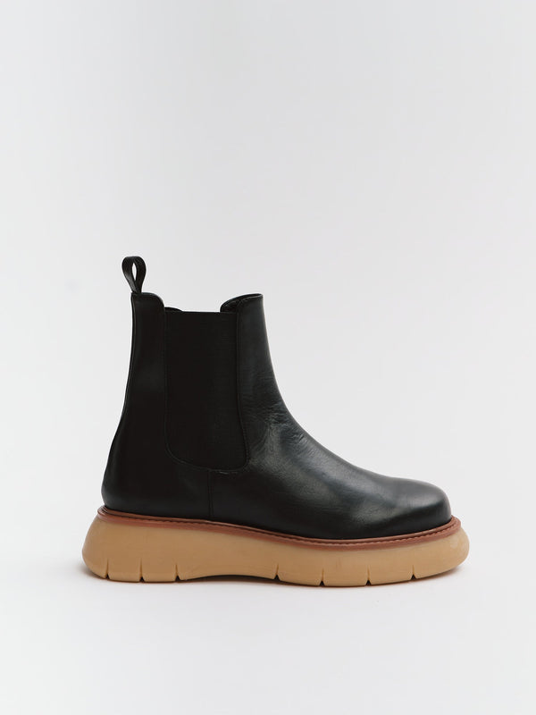 each other Chunky Round Chelsea Boots 37