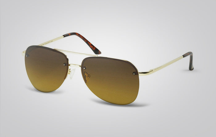 eagle eyes Larissa Gold