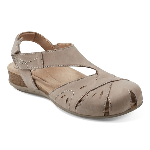 Earth Shoes Birdine Casual Round Toe Slip-on Sandals Ivory