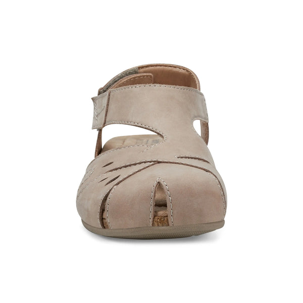 Earth Shoes Birdine Casual Round Toe Slip-on Sandals Ivory