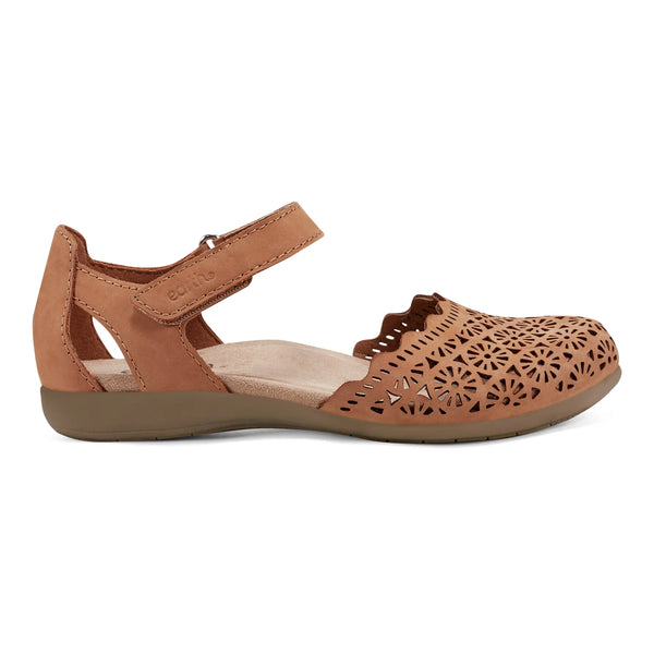 earth shoes Bronnie Casual Slip-On Perforated Sandals Medium Natural