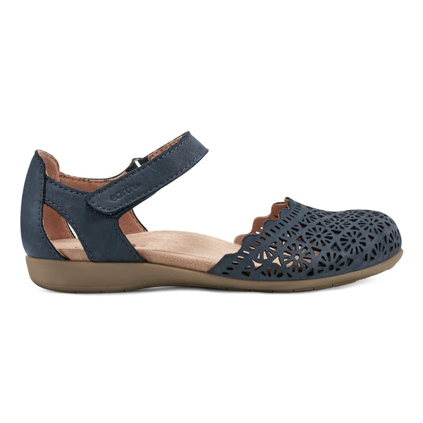 earth shoes Bronnie Casual Slip-On Perforated Sandals Navy