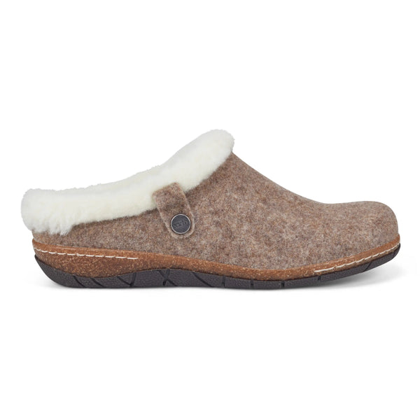 earth shoes Elena Cold Weather Round Toe Casual Slip-on Clogs Brown