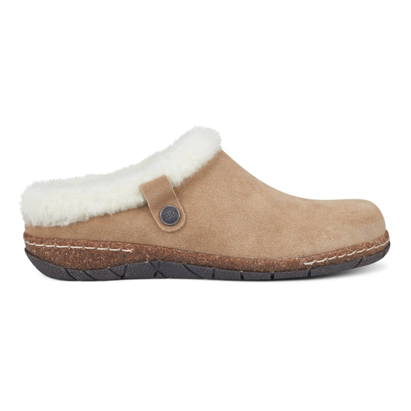 earth shoes Elena Cold Weather Round Toe Casual Slip-on Clogs Medium Natural