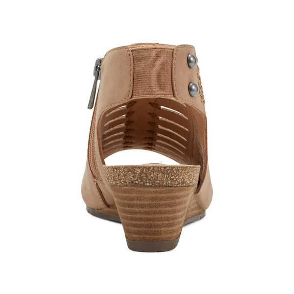 Earth Shoes Hana Round Toe Laser Cut Dress Sandals Medium Brown