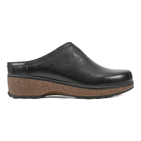 earth shoes Kolia Round Toe Slip-on Casual Clogs Black Leather
