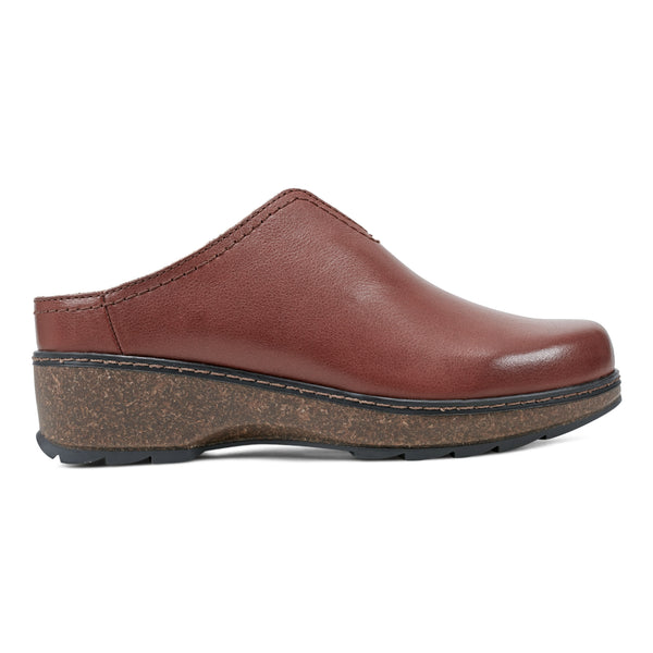 earth shoes Kolia Round Toe Slip-on Casual Clogs Medium Brown
