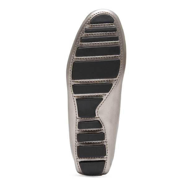 Eastland Women's Patricia Penny Loafer Driving Moc Silver Metallic