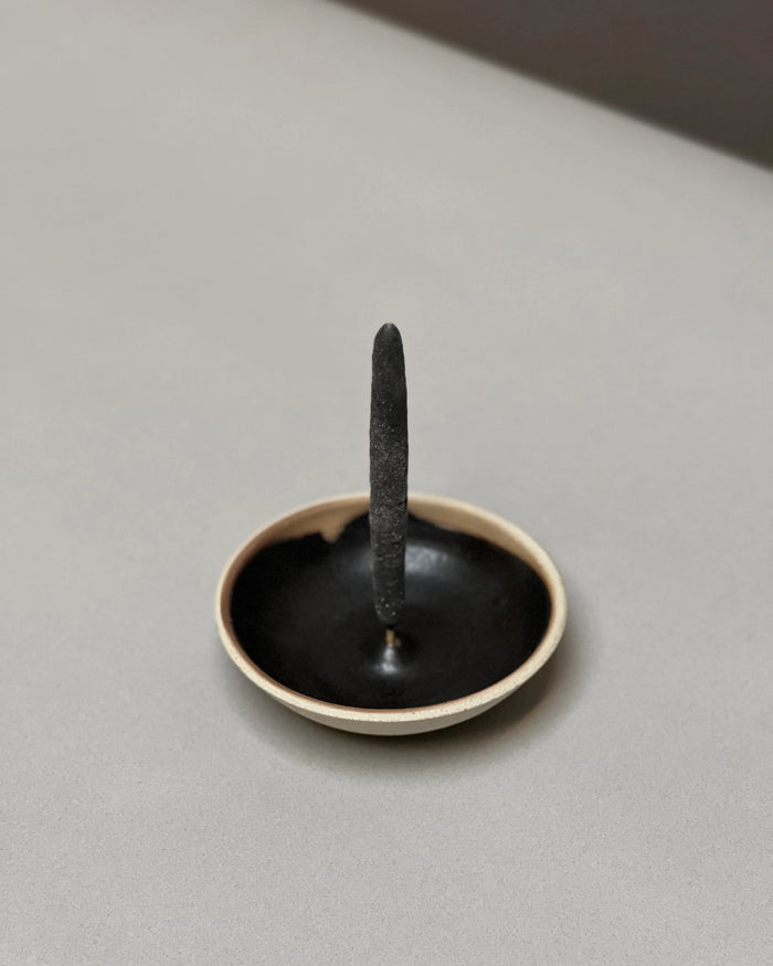 Eat Dust Incausa: Bath & Meditate Bundle Medium + Incense Holder Black