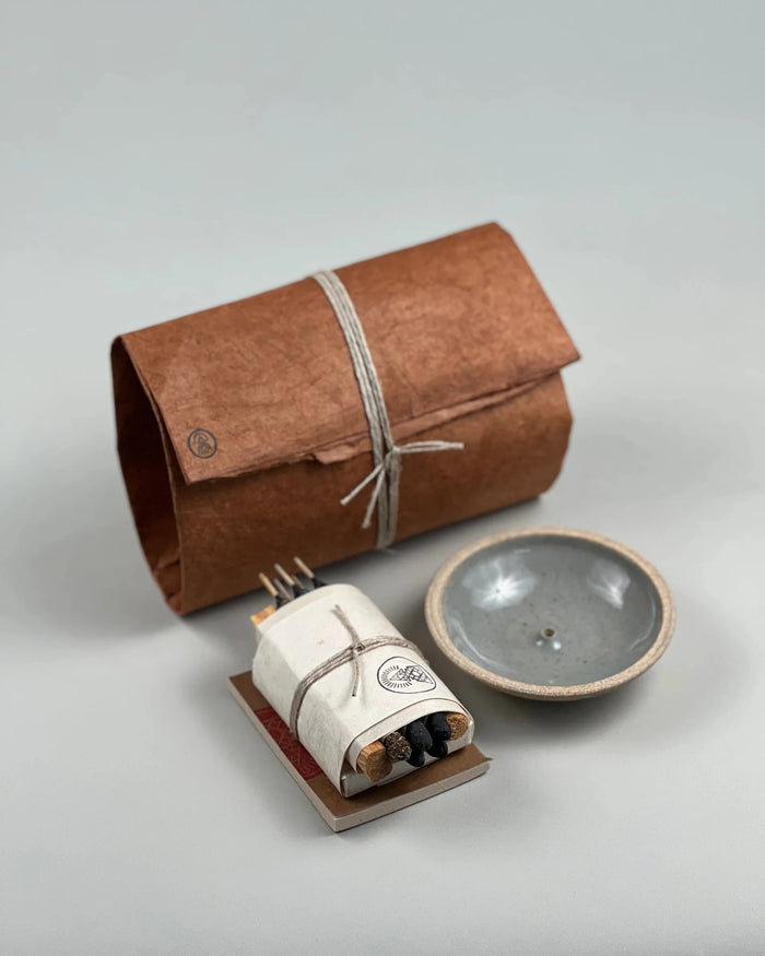 Eat Dust Incausa: Bath & Meditate Bundle Medium + Incense Holder Black