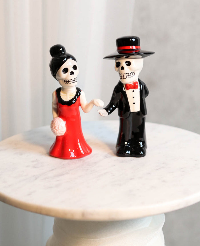 ebros gift Dias De Los Muertos Wedding Dance Sugar Skulls Ceramic Salt Pepper Shakers