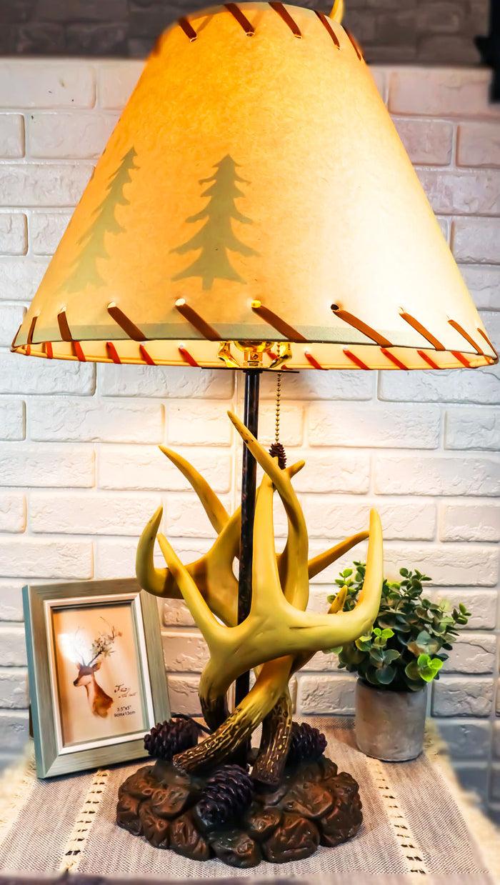ebros gift Ebros 26"H Rustic Vintage Design 3 Entwined Antlers And Pine Cones Table Lamp